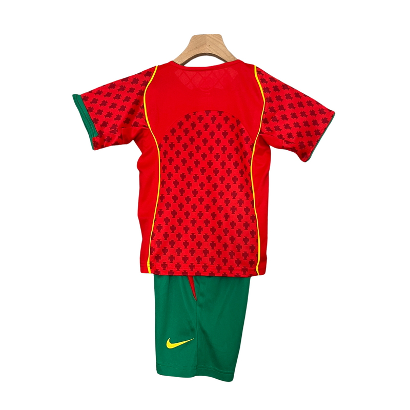 Kit infantil de Portugal I 2004 