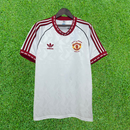 Camiseta retro de visitante del Manchester United 1991 