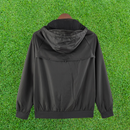 Cortavientos negro brasileño 