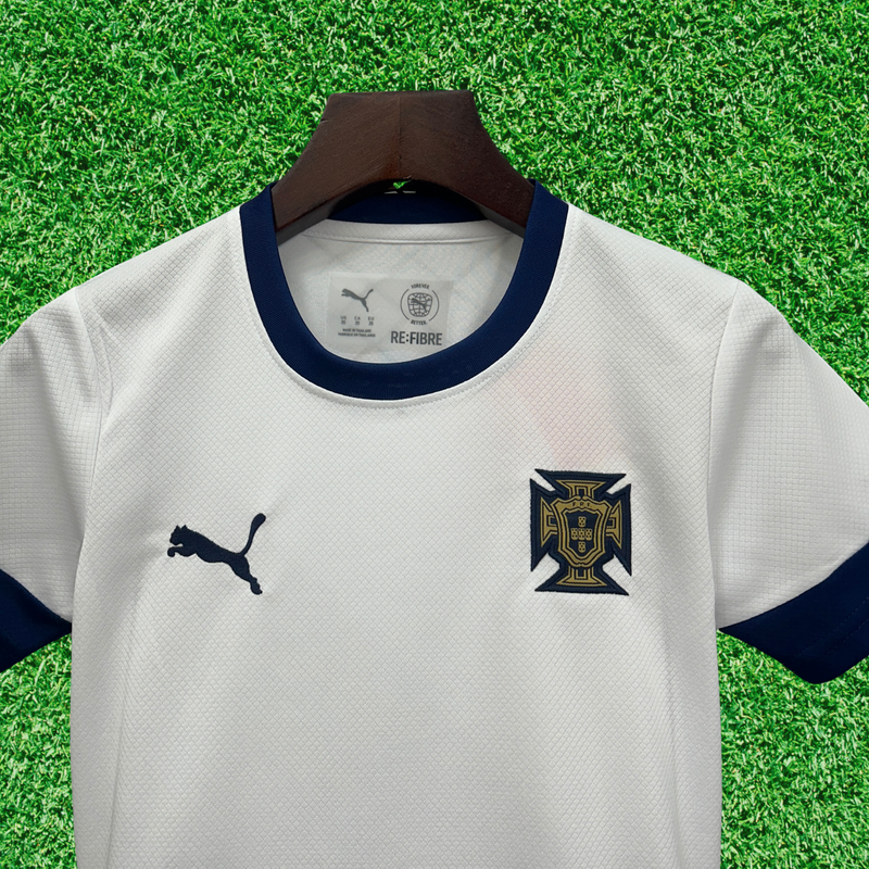 Kit de entrenamiento de Portugal 2025 para niños 