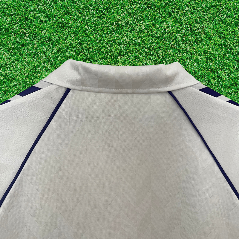 Camiseta retro de local del Real Madrid 1998 