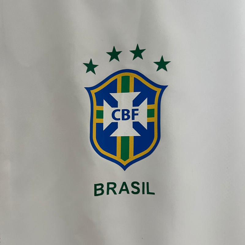 Cortavientos blanco de Brasil 