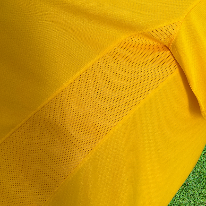 Camiseta retro local de Brasil 2010 