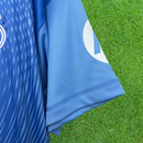 Camiseta azul especial para aficionados del Real Madrid 25/26 