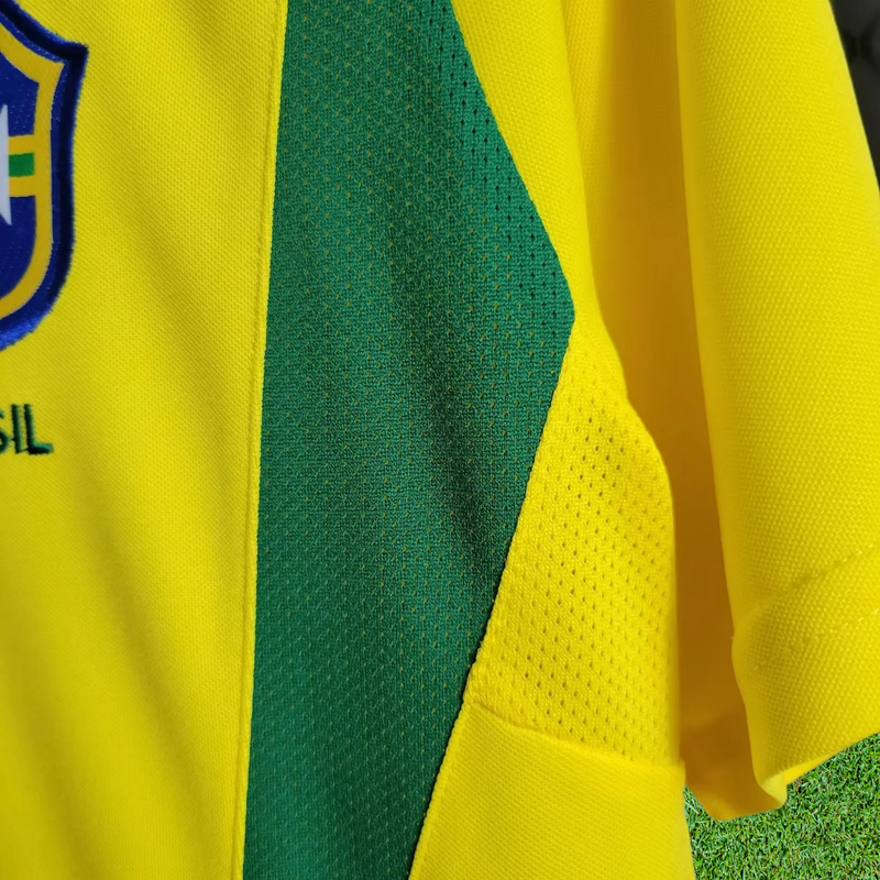 Camiseta retro local de Brasil 2002 